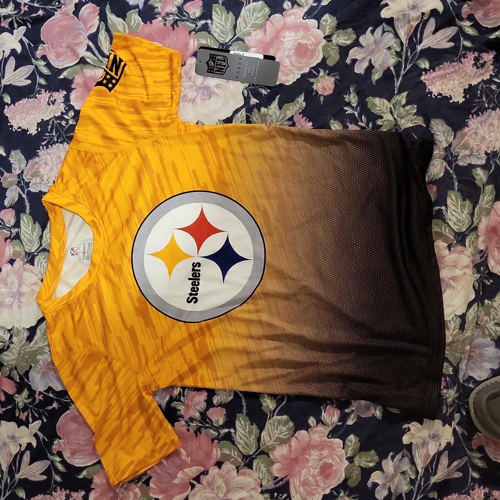 NfL Pittsburgh steelers youth M polyester t shirt